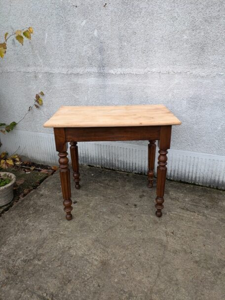 Table, brocante en ligne (1)