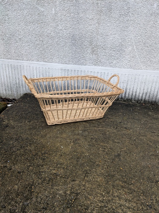 panier en osier miniature,maison de poupée,vitrine,récipient