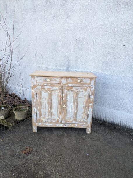 Buffet parisien, brocante en ligne (1)