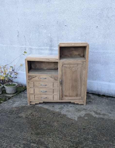 Meuble asymétrique, brocante en ligne (1)