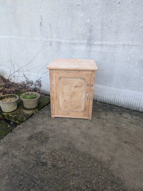 Buffet en bois naturel, brocante en ligne (1)