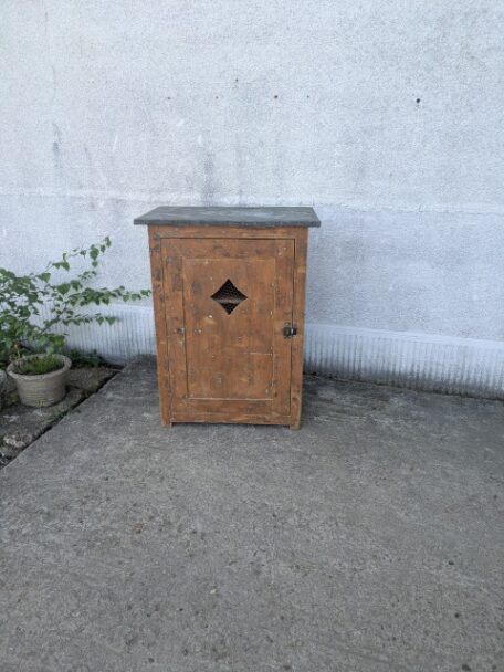 Buffet, garde manger, brocante en ligne (1)