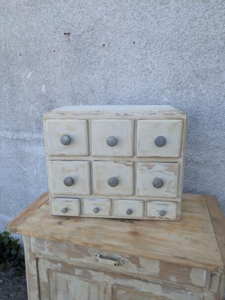Meuble à tiroirs, brocante en ligne (1)