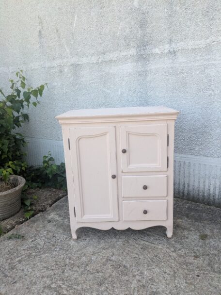 Petit buffet, brocante en ligne (1)